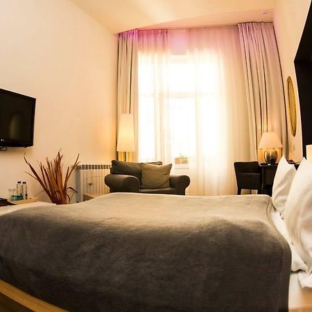 Ivana Hotel Nagyvárad Kültér fotó